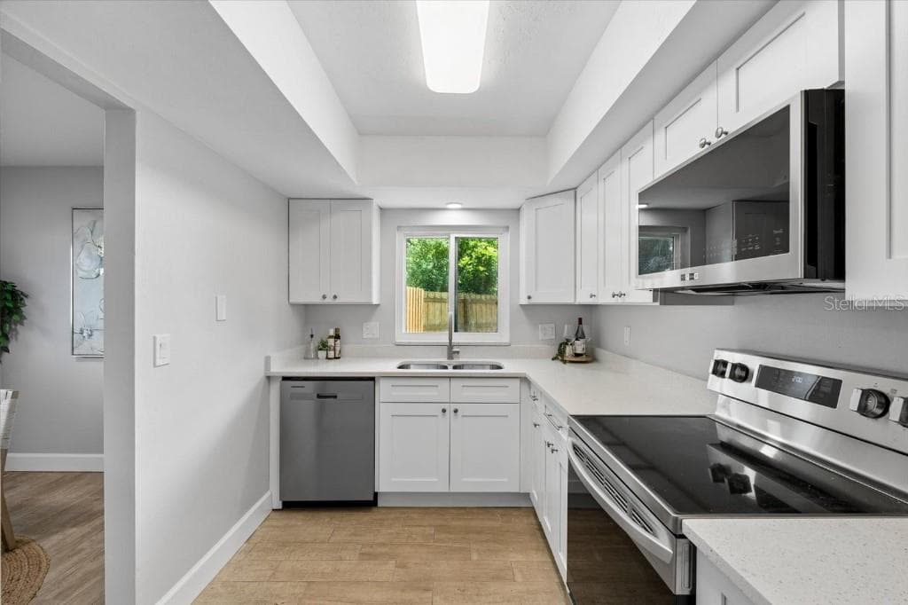Half Duplex at 3301 SHERWOOD DR, LARGO, photo 10 of 49