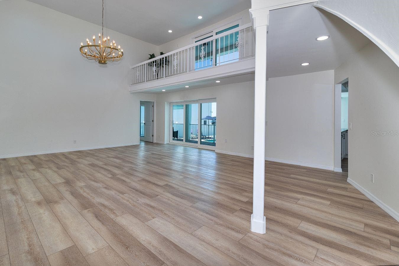 Single Family Residence at 451 PALM IS NE, CLEARWATER BEACH, photo 8 of 39