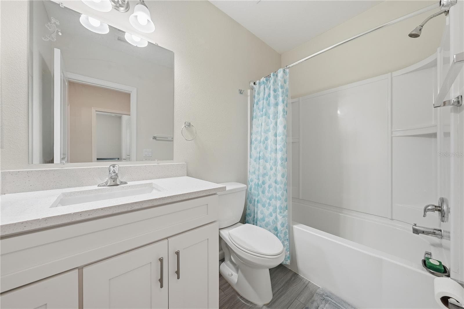 guest bathroom - 1911 VIRGINIA AVE, EUSTIS