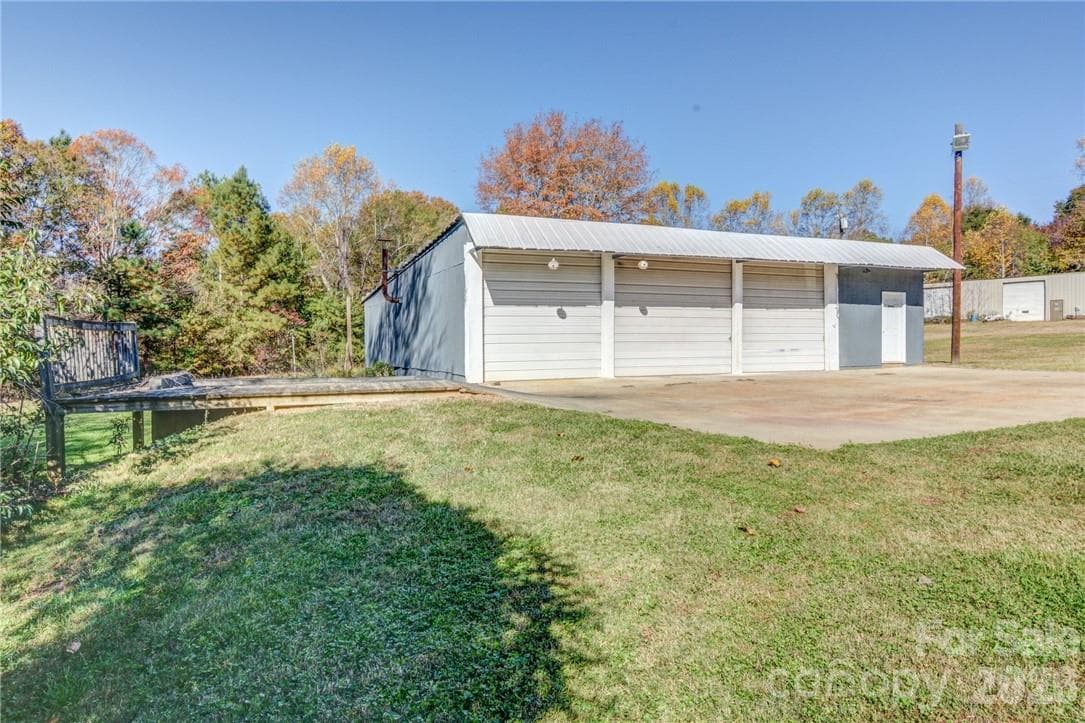 Single Family Residence at 311 Bell Road, Kings Mountain, photo 36 of 48