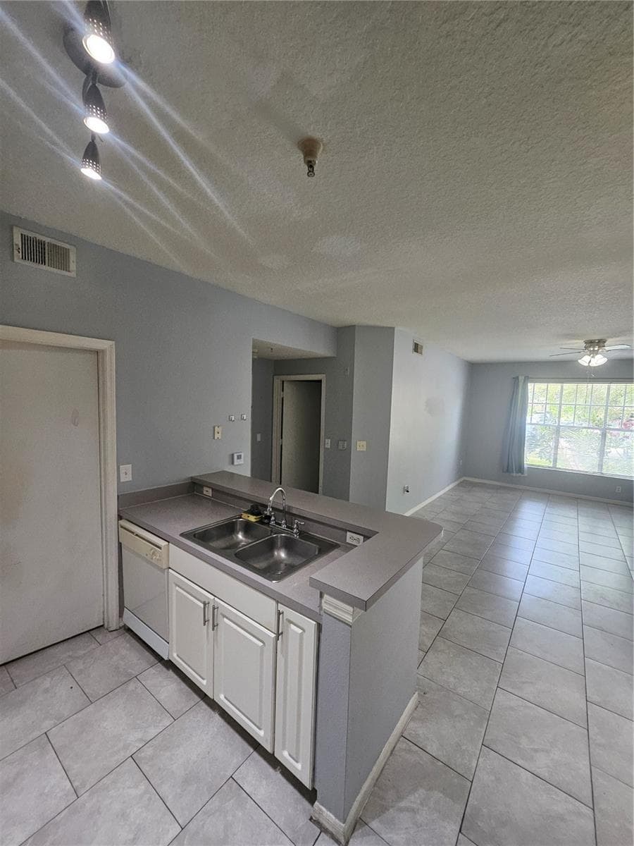 Condominium at 5512 METROWEST BLVD #12-109, ORLANDO, photo 12 of 33