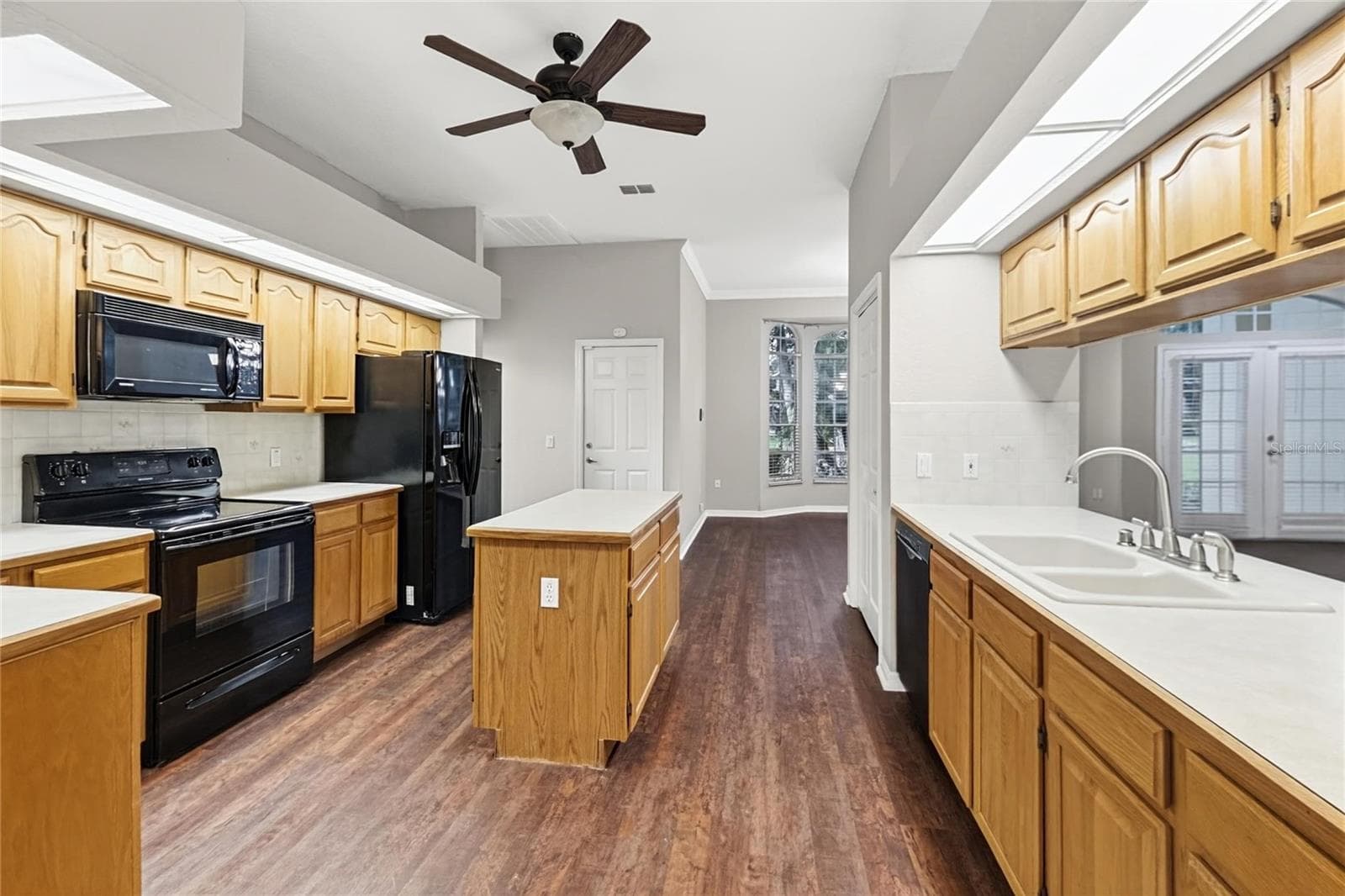 Single Family Residence at 2820 CLUBHOUSE DR, PLANT CITY, photo 6 of 20
