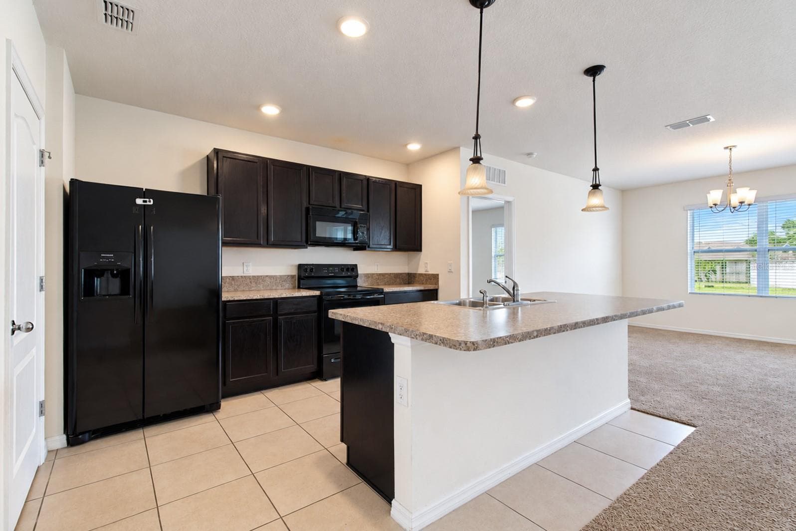 Single Family Residence at 1895 CASSIDY KNOLL DR, KISSIMMEE, photo 8 of 36