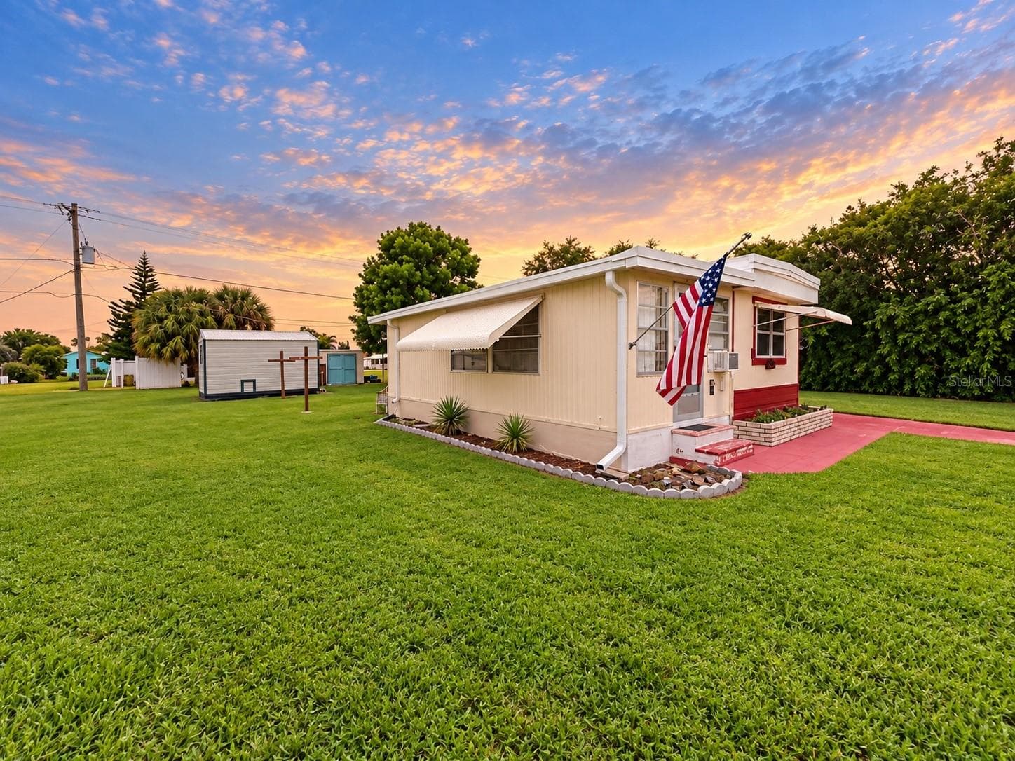 Mobile Home at 1394 FLAMINGO DR, ENGLEWOOD, photo 6 of 10