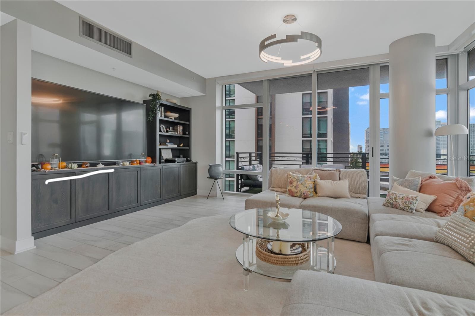 Condominium at 1120 E KENNEDY BLVD #419, TAMPA, photo 9 of 55