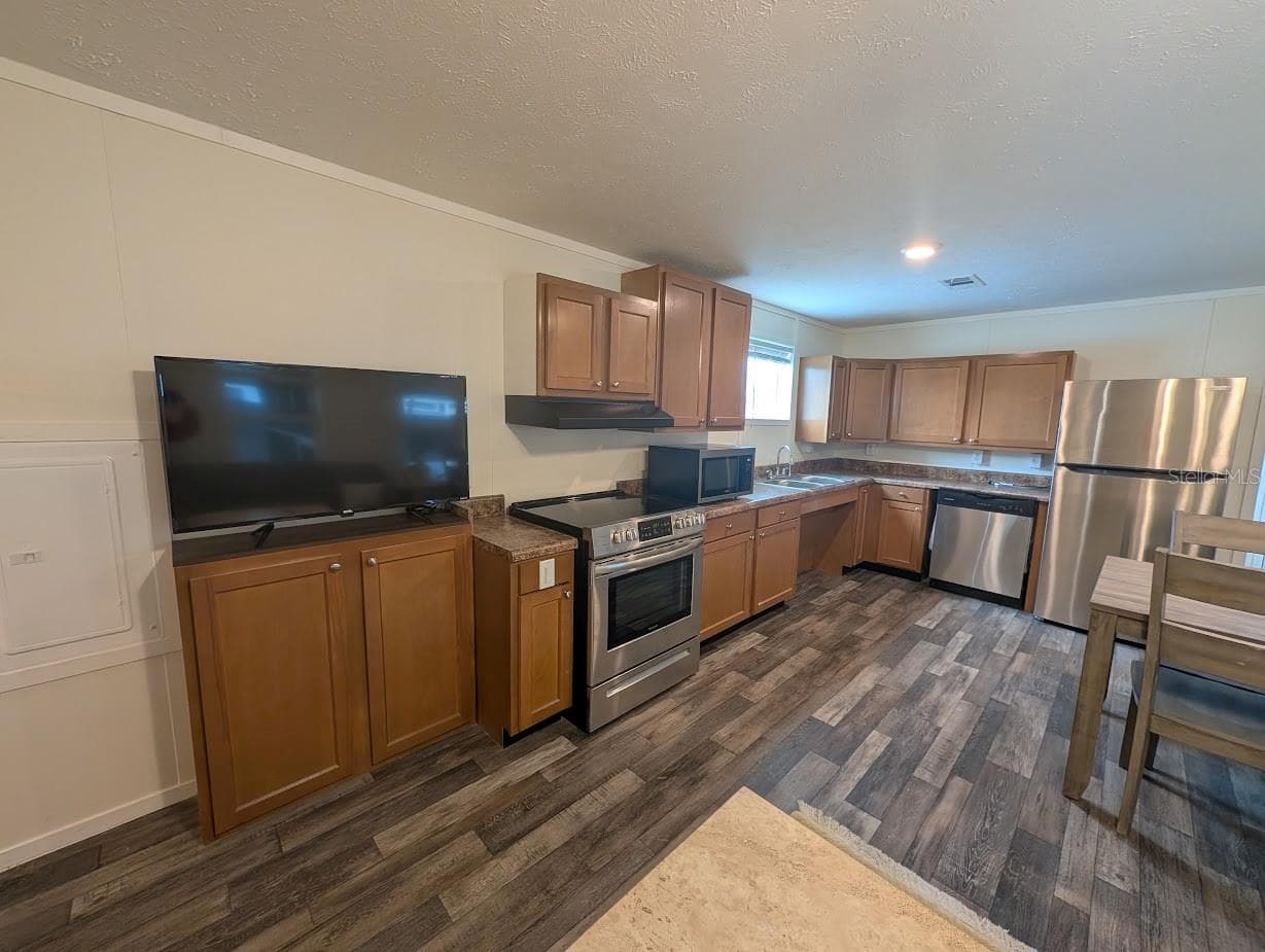 Manufactured Home at 5700 HOLIDAY PARK BLVD, NORTH PORT, photo 3 of 66