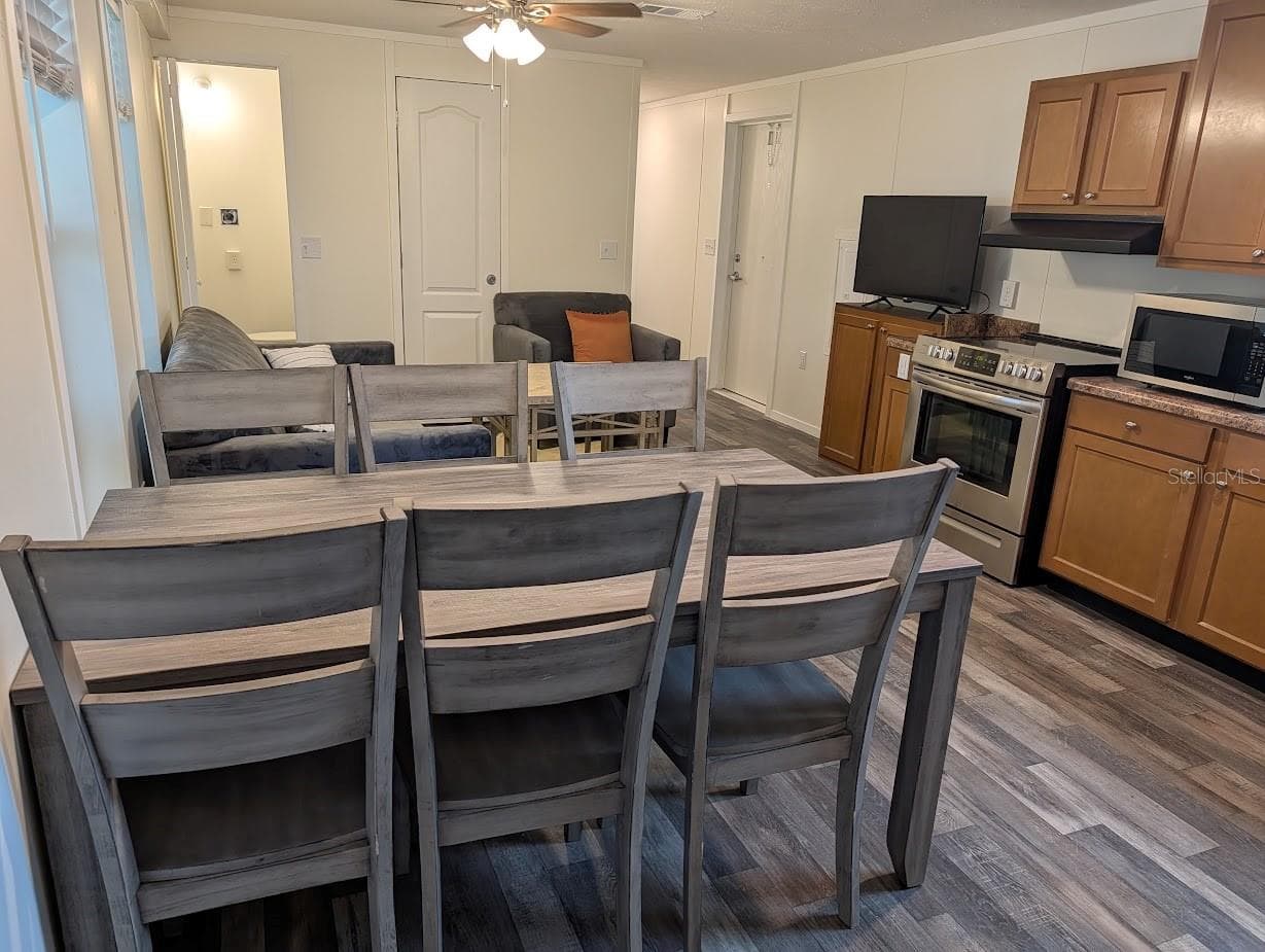 Manufactured Home at 5700 HOLIDAY PARK BLVD, NORTH PORT, photo 10 of 66