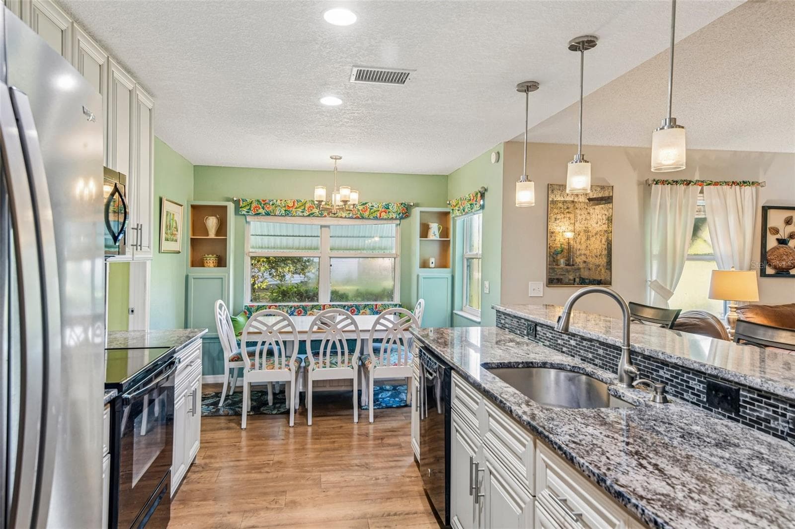 Single Family Residence at 2108 GLEN HEIGHTS PL, LAKELAND, photo 16 of 55