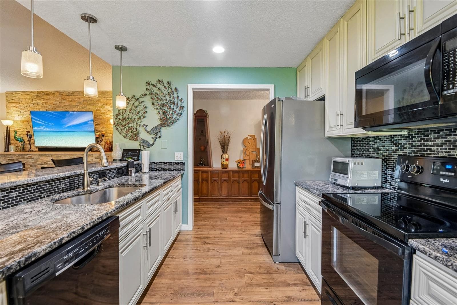 Single Family Residence at 2108 GLEN HEIGHTS PL, LAKELAND, photo 19 of 55