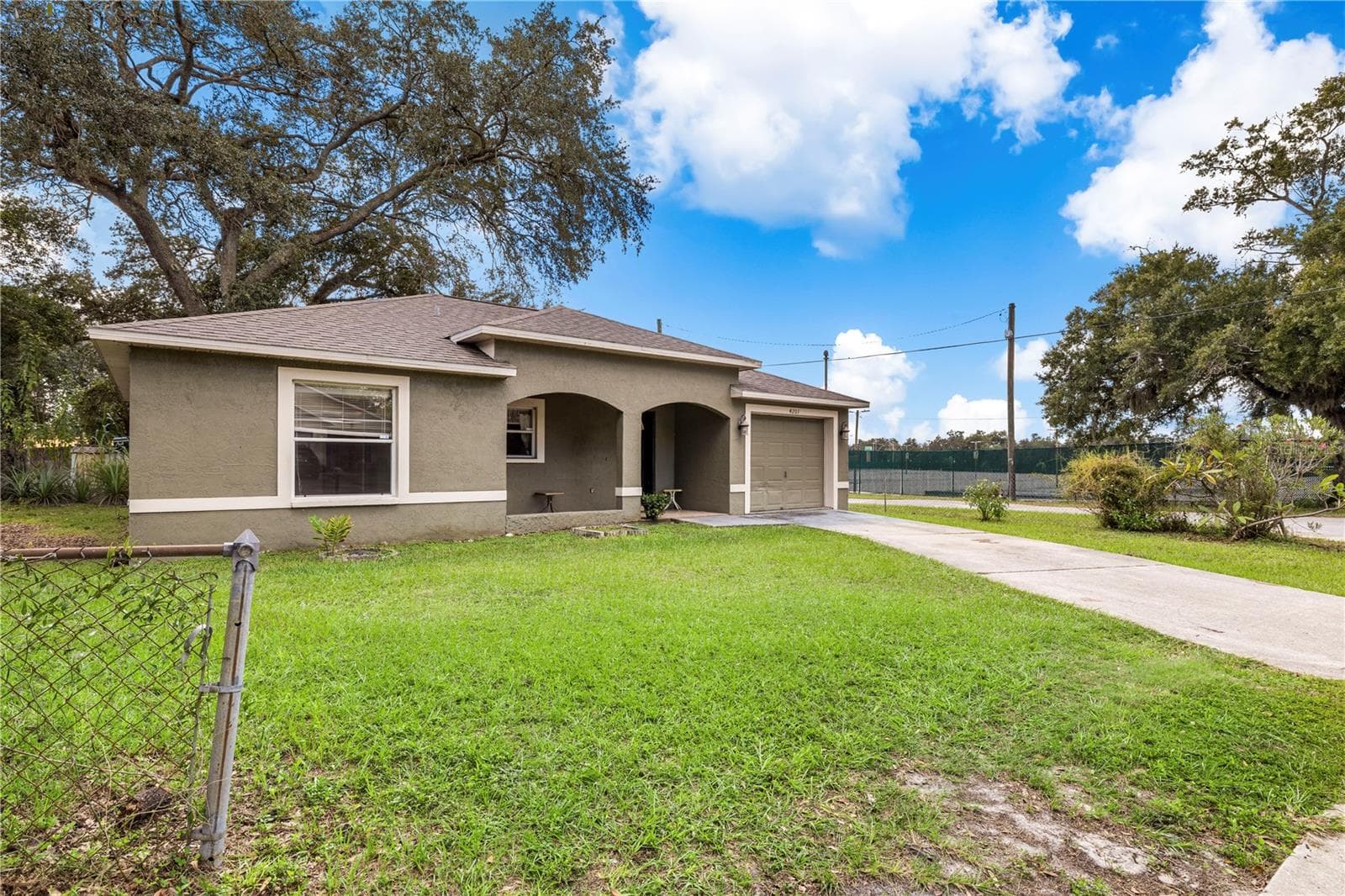 Single Family Residence at 4201 E WILMA ST, TAMPA, photo 4 of 39
