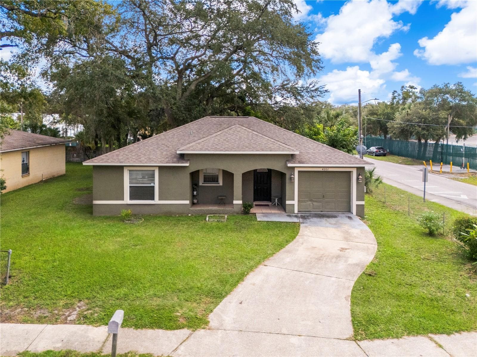 Single Family Residence at 4201 E WILMA ST, TAMPA, photo 5 of 39