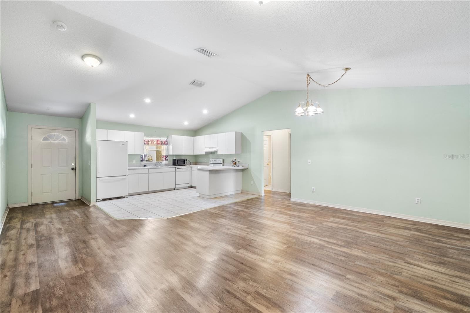 Single Family Residence at 4201 E WILMA ST, TAMPA, photo 12 of 39