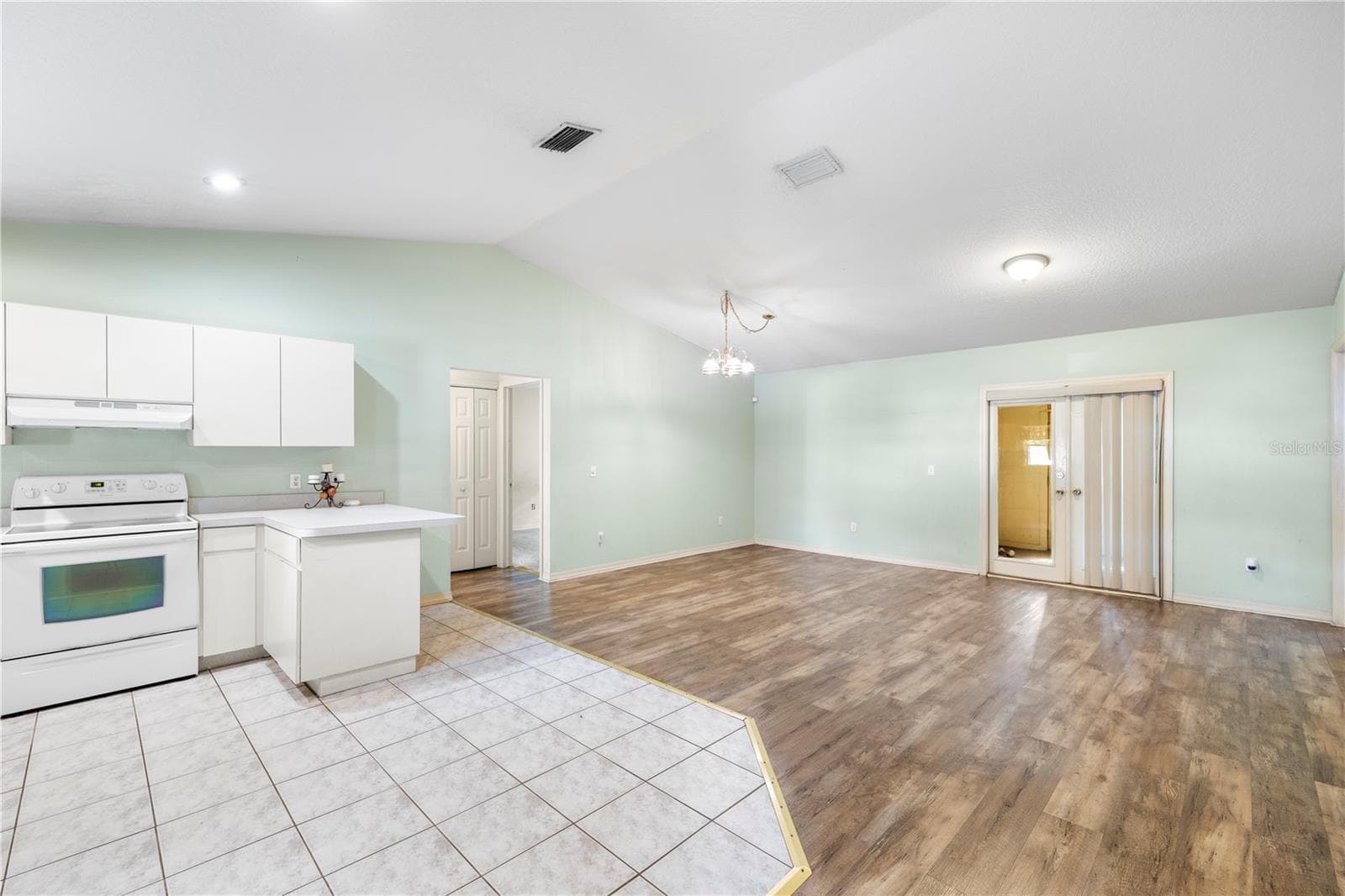 Single Family Residence at 4201 E WILMA ST, TAMPA, photo 13 of 39