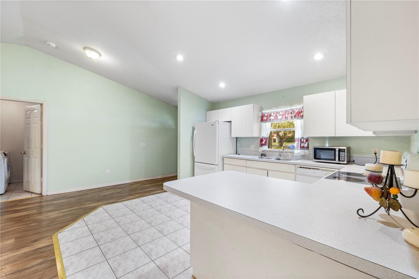 Single Family Residence at 4201 E WILMA ST, TAMPA, photo 17 of 39