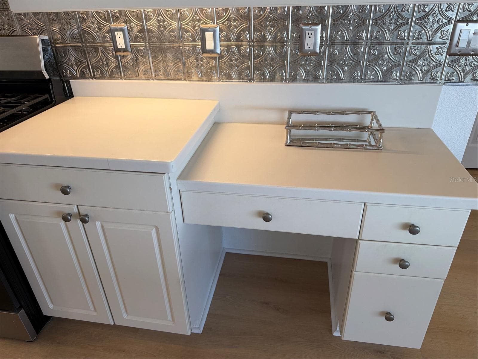 Built in desk in kitchen - 2311 OASIS DR, LAND O LAKES