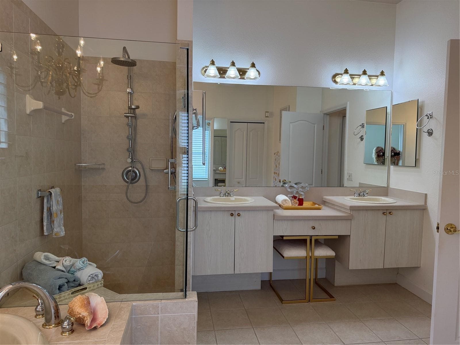 Built in make up area - 2311 OASIS DR, LAND O LAKES