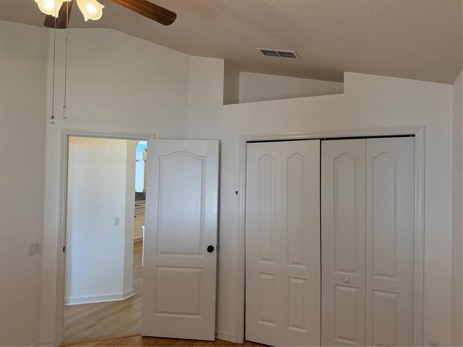 Ceiling fan with light kit - 2311 OASIS DR, LAND O LAKES