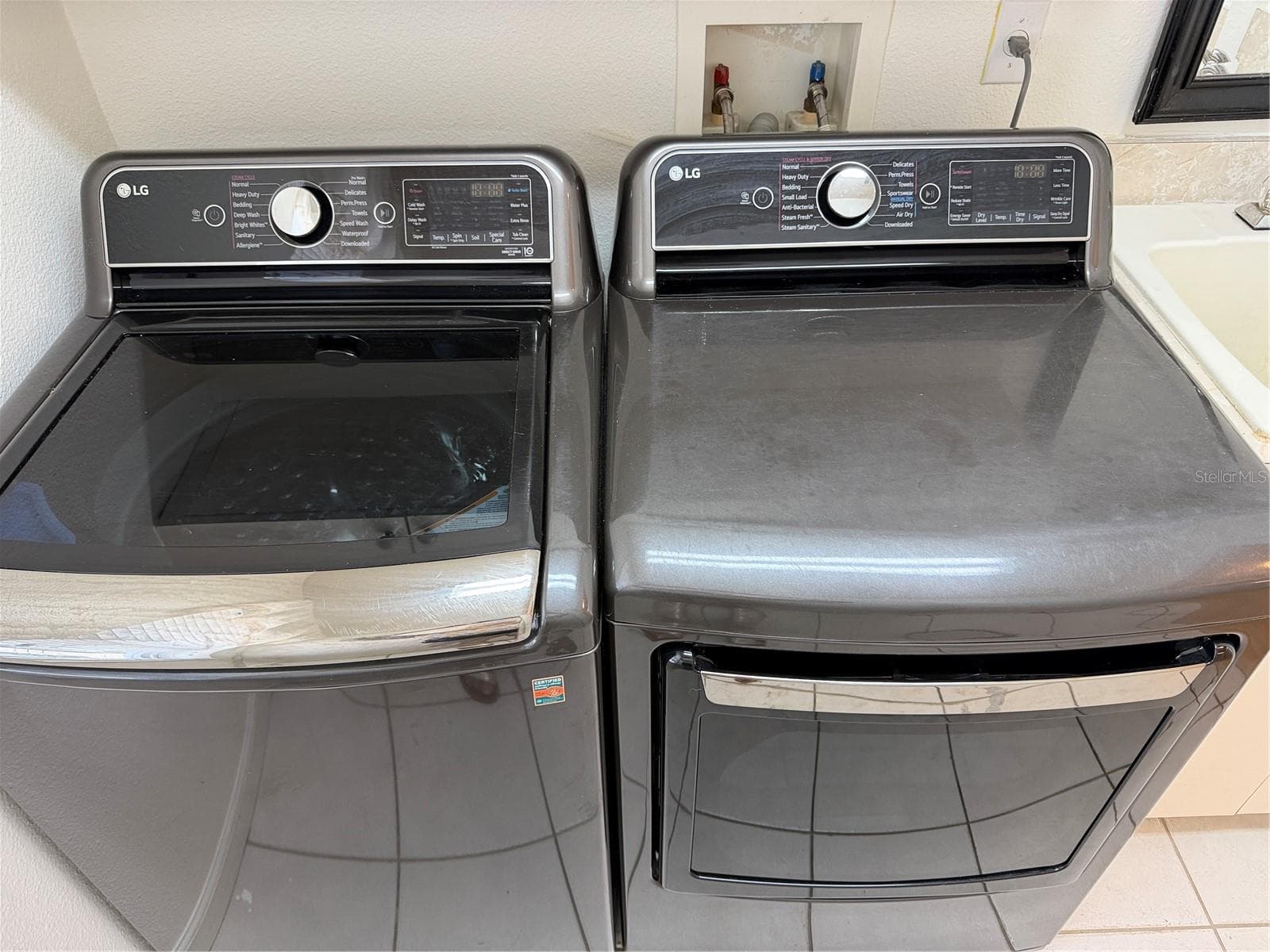 Washer and dryer will convey - 2311 OASIS DR, LAND O LAKES