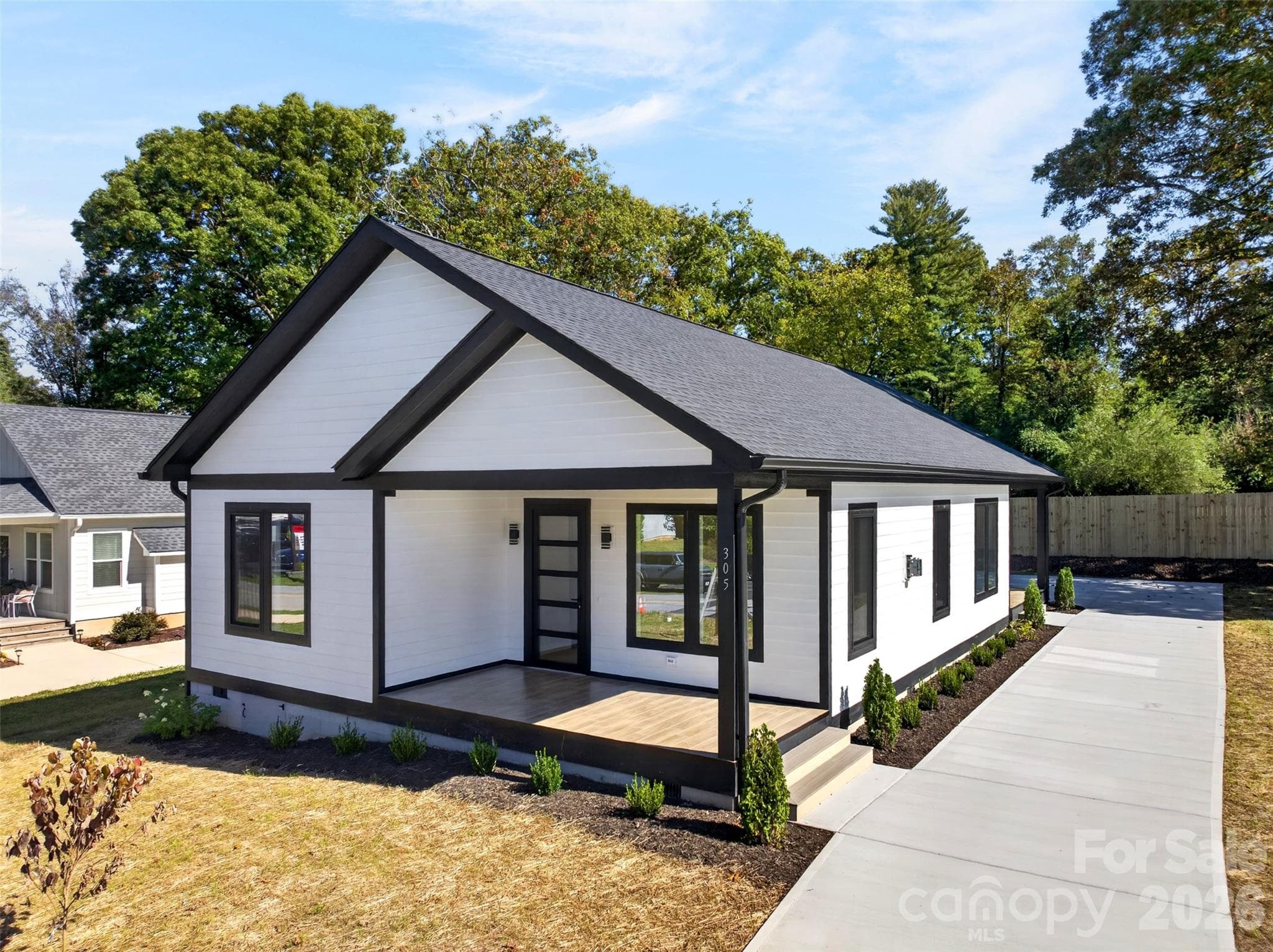 Single Family Residence at 305 Chadwick Avenue, Hendersonville, photo 2 of 35
