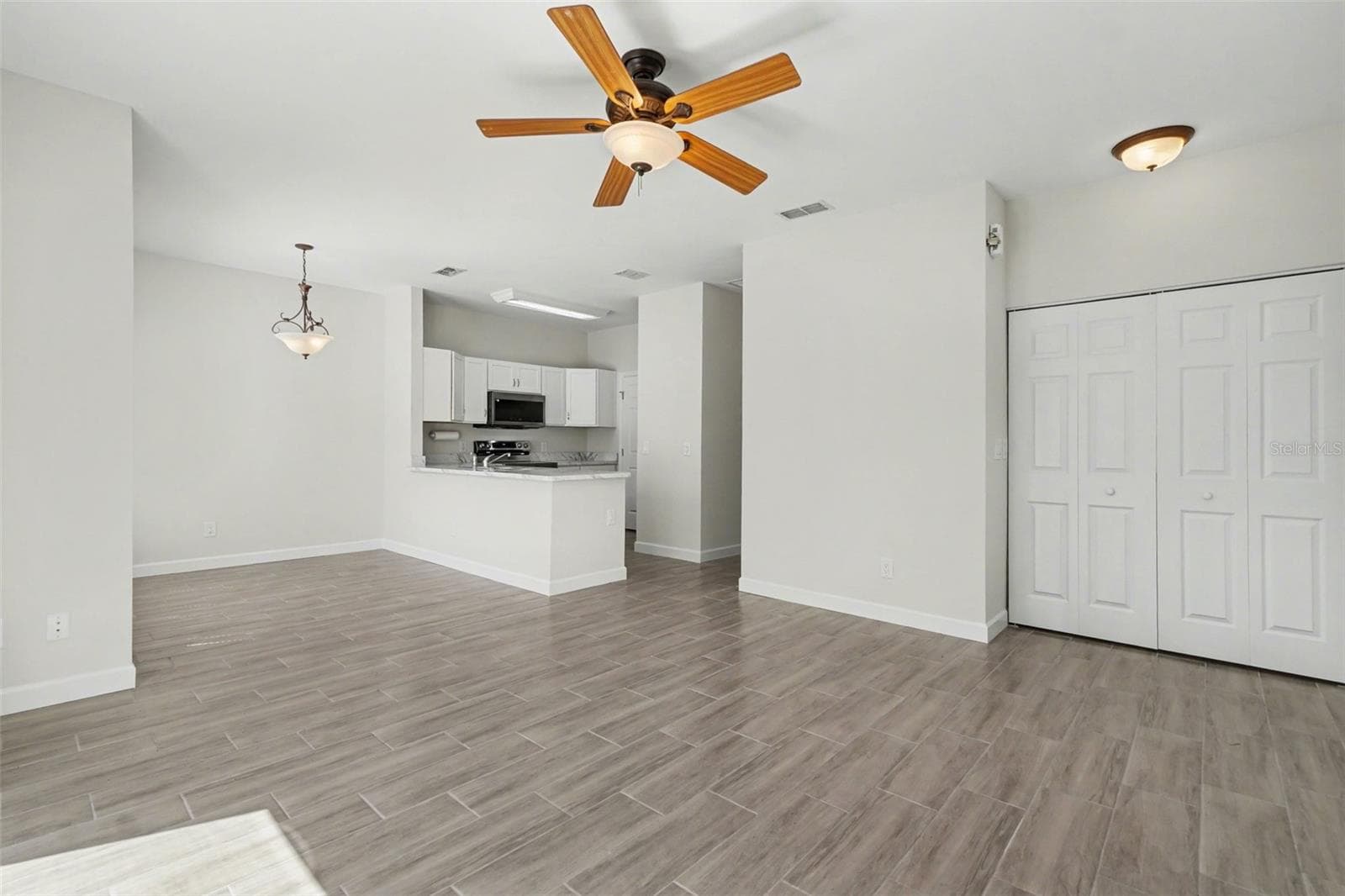 Condominium at 6081 LAKE FRONT DR, FORT MYERS, photo 9 of 37