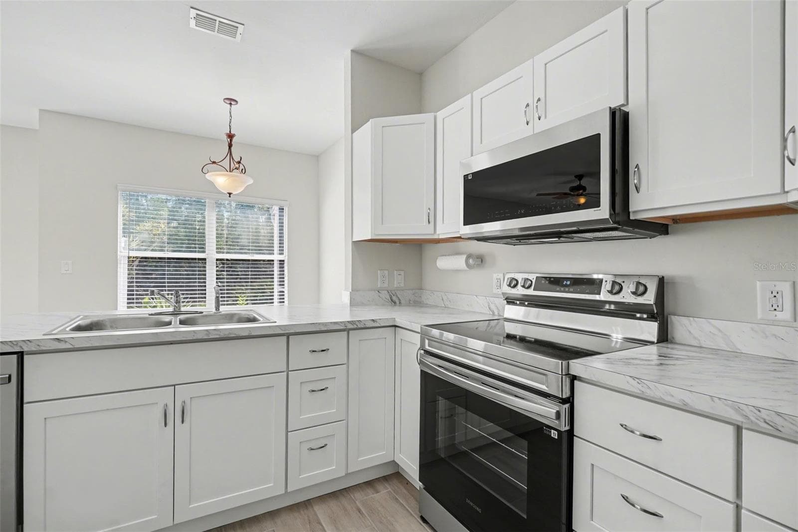 Condominium at 6081 LAKE FRONT DR, FORT MYERS, photo 12 of 37