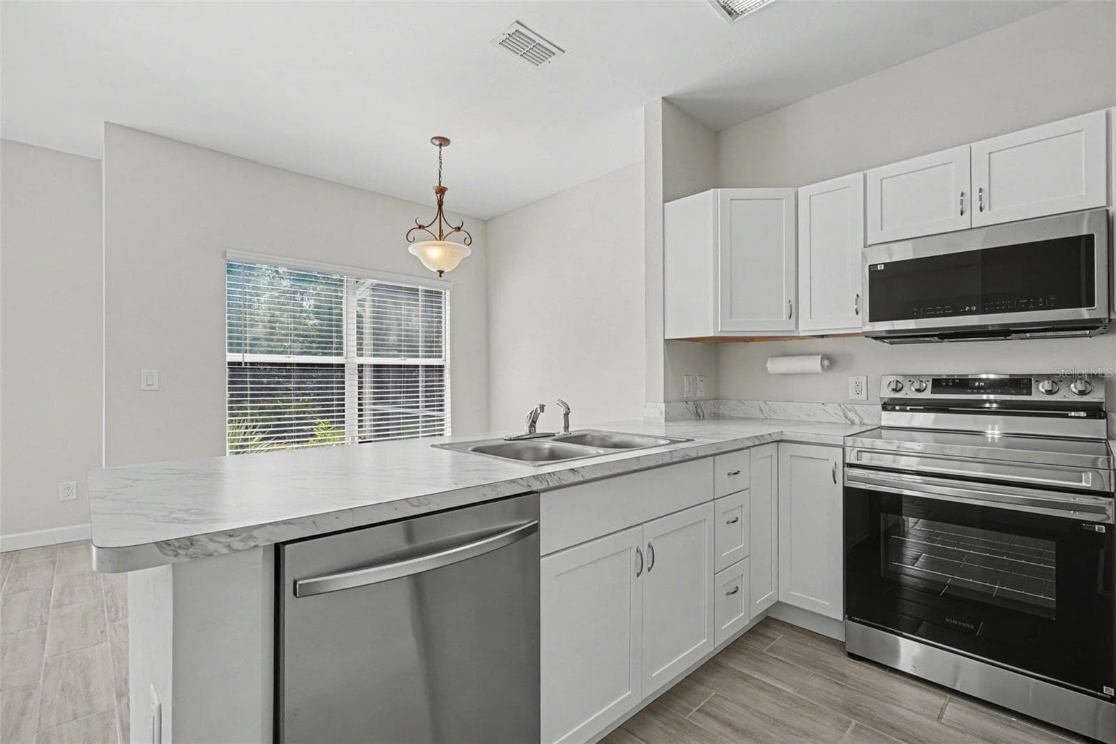 Condominium at 6081 LAKE FRONT DR, FORT MYERS, photo 13 of 37