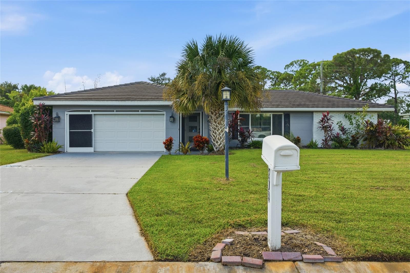 Single Family Residence at 204 MONET DR, NOKOMIS, photo 2 of 46