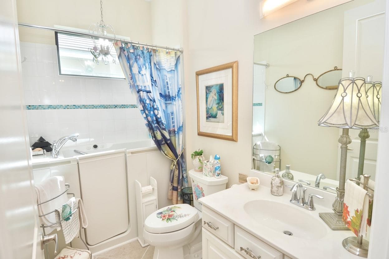 Bath 2 - 27301 DRIVER LN, ENGLEWOOD