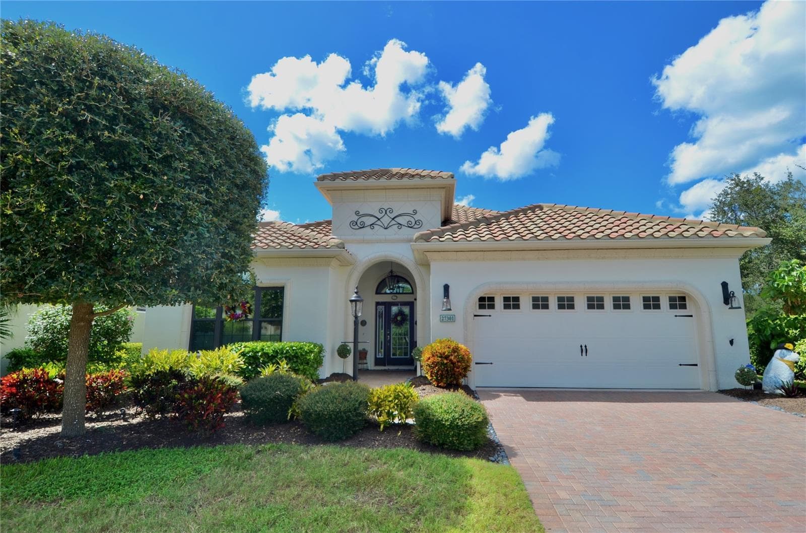 Front View - 27301 DRIVER LN, ENGLEWOOD