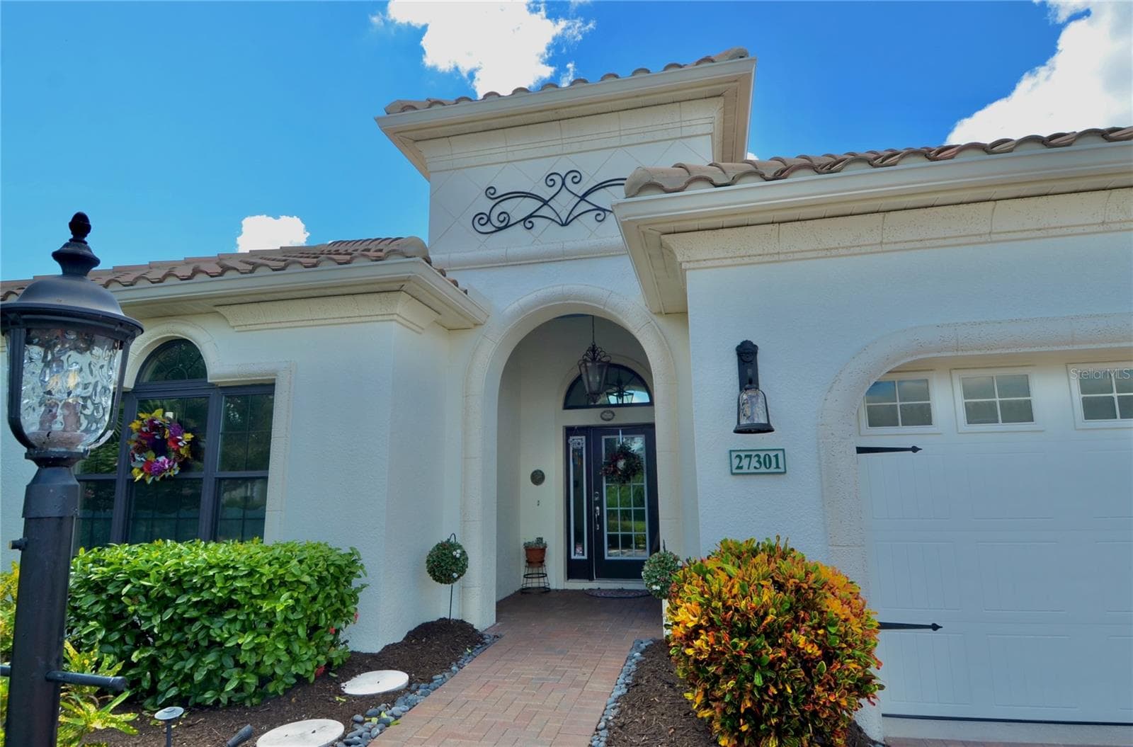 Front Entrance - 27301 DRIVER LN, ENGLEWOOD