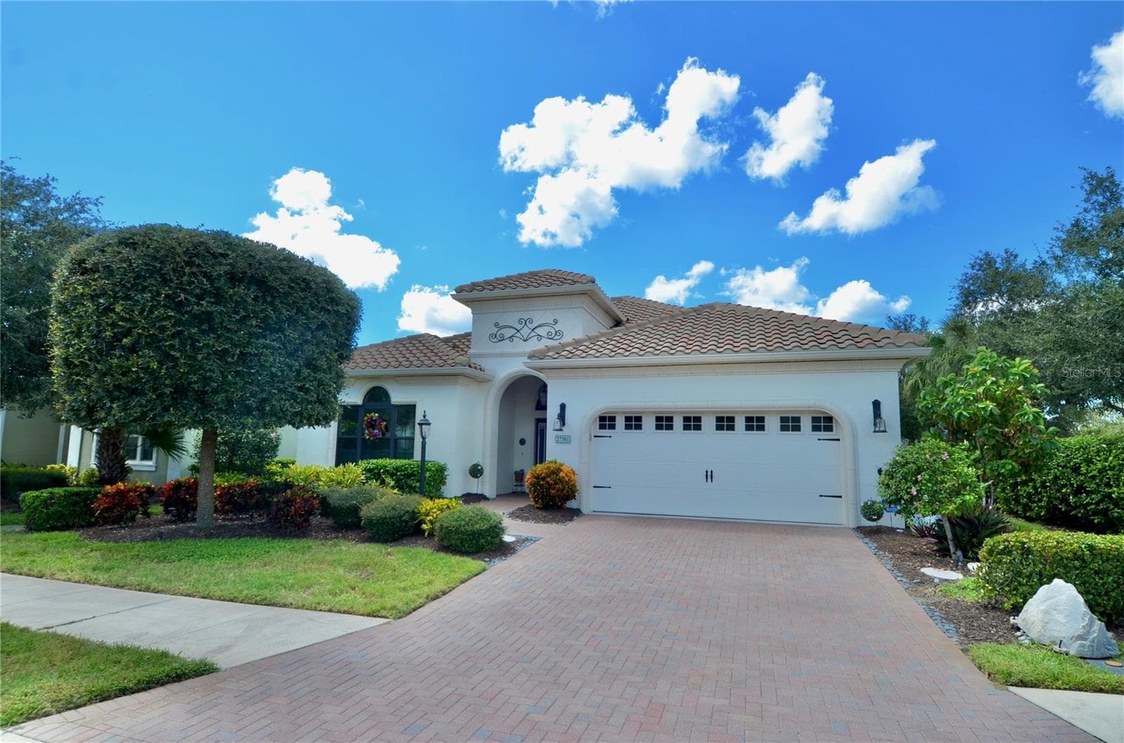 Front View - 27301 DRIVER LN, ENGLEWOOD
