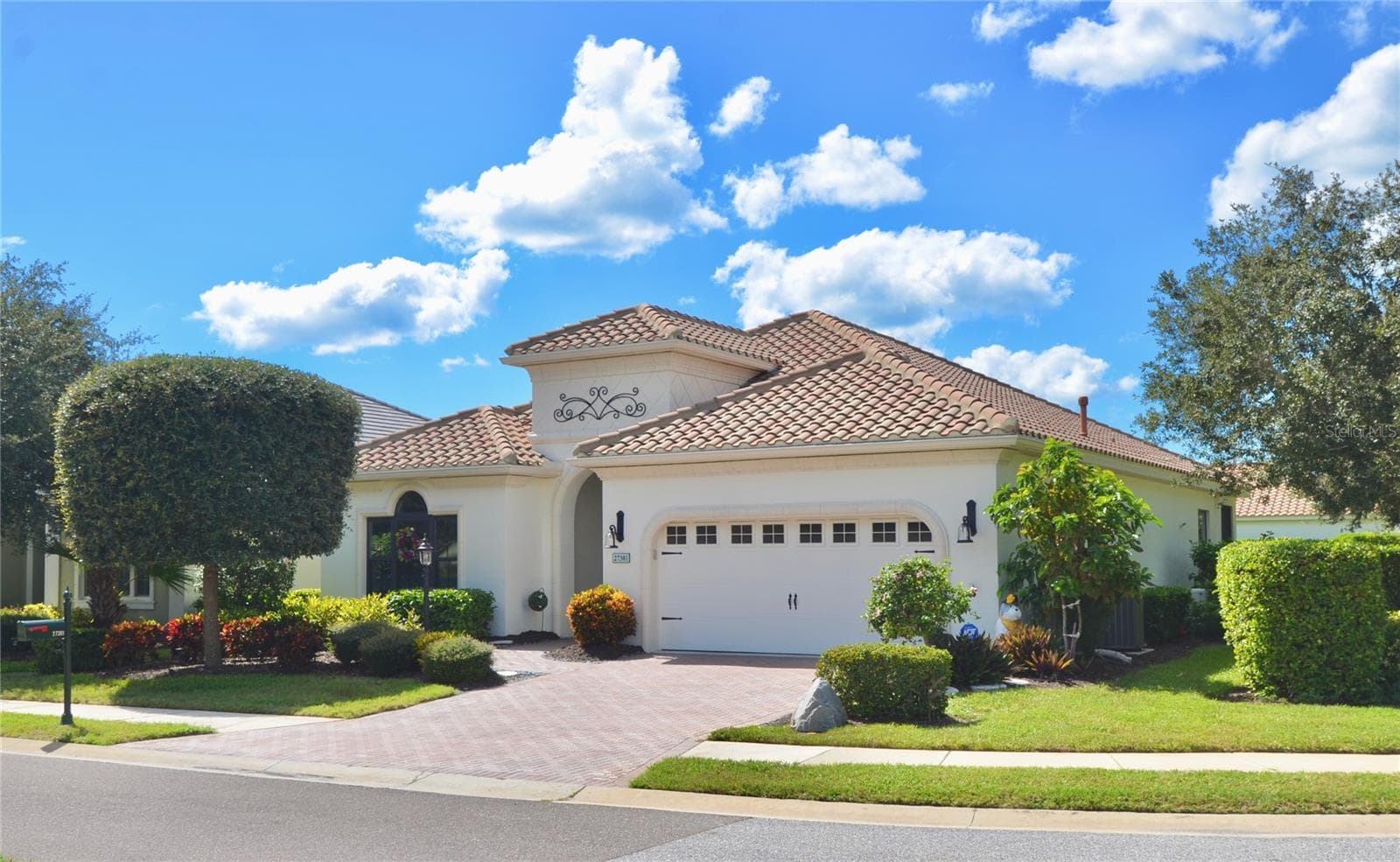 Front View - 27301 DRIVER LN, ENGLEWOOD