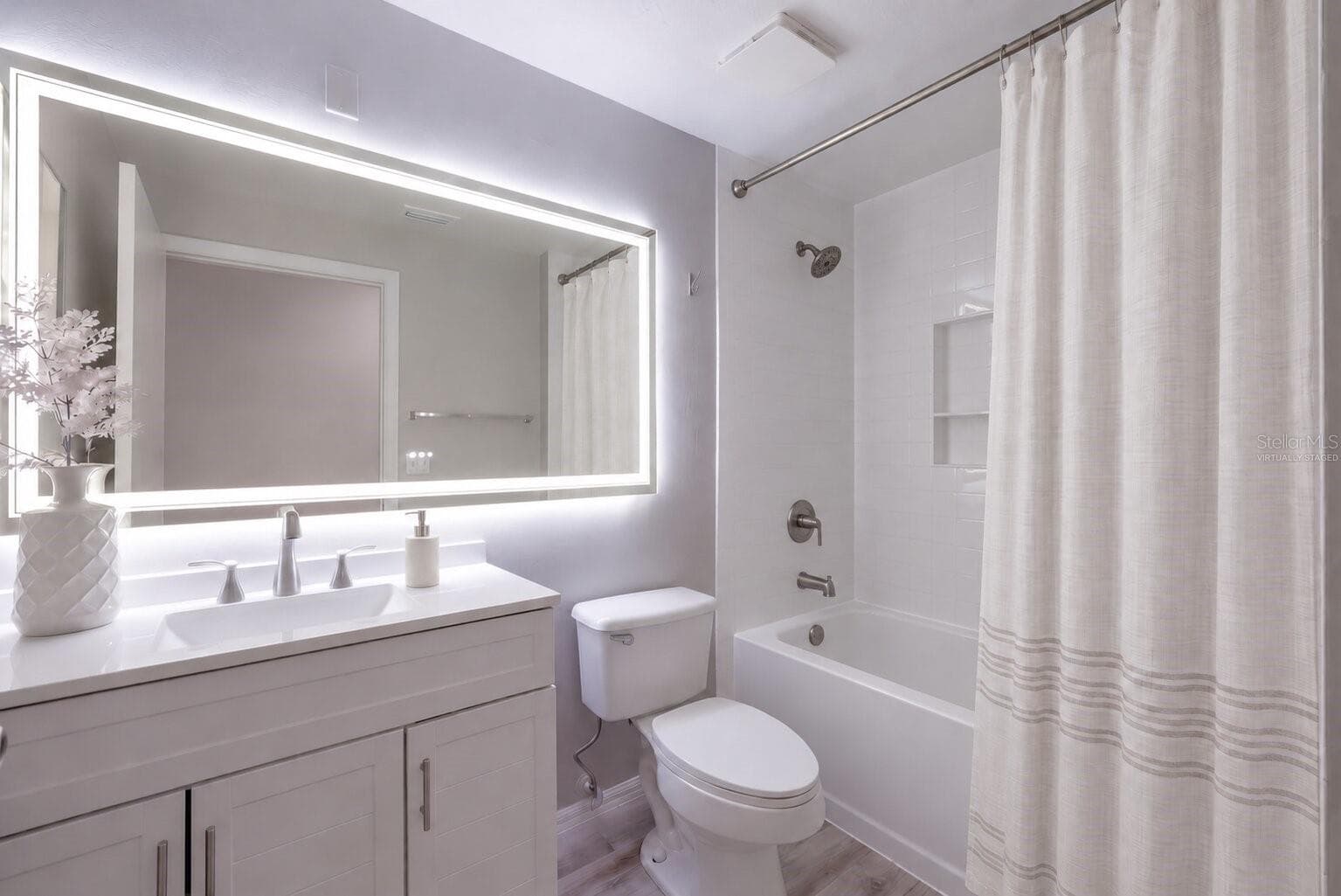 virtually staged - 5530 METROWEST BLVD #203, ORLANDO