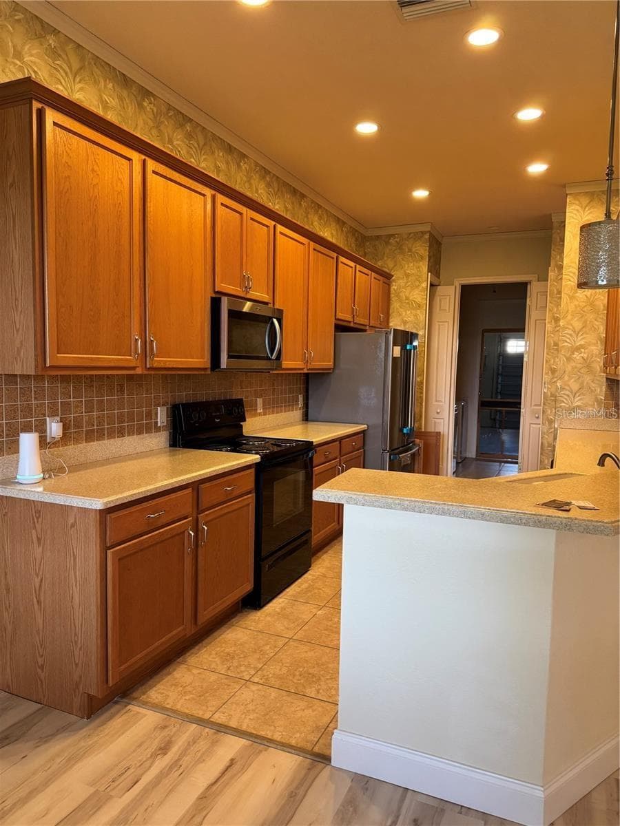 Single Family Residence at 2470 SALZBURG LOOP, WINTER HAVEN, photo 16 of 33