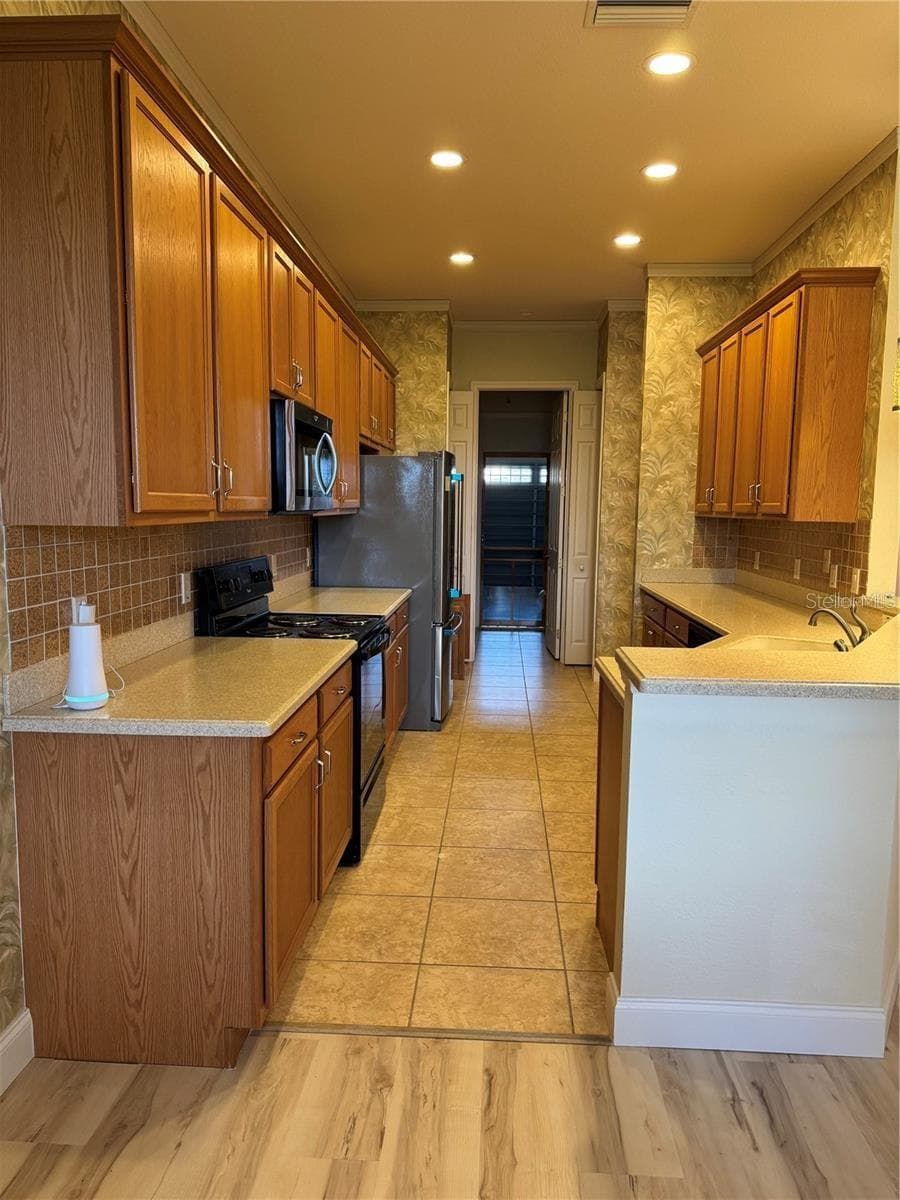 Single Family Residence at 2470 SALZBURG LOOP, WINTER HAVEN, photo 18 of 33