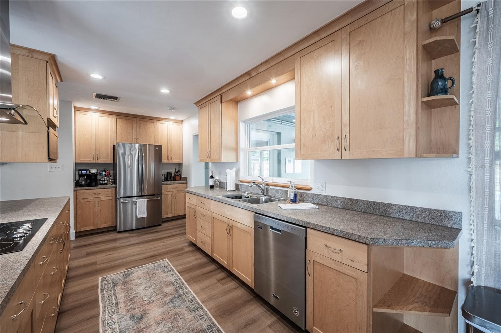 Single Family Residence at 1462 MORROW DR, CLEARWATER, photo 18 of 74