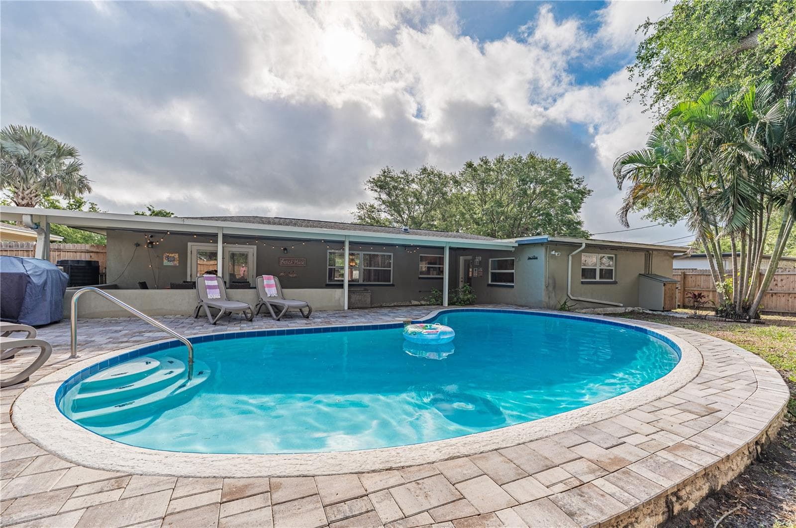Single Family Residence at 1462 MORROW DR, CLEARWATER, photo 68 of 74
