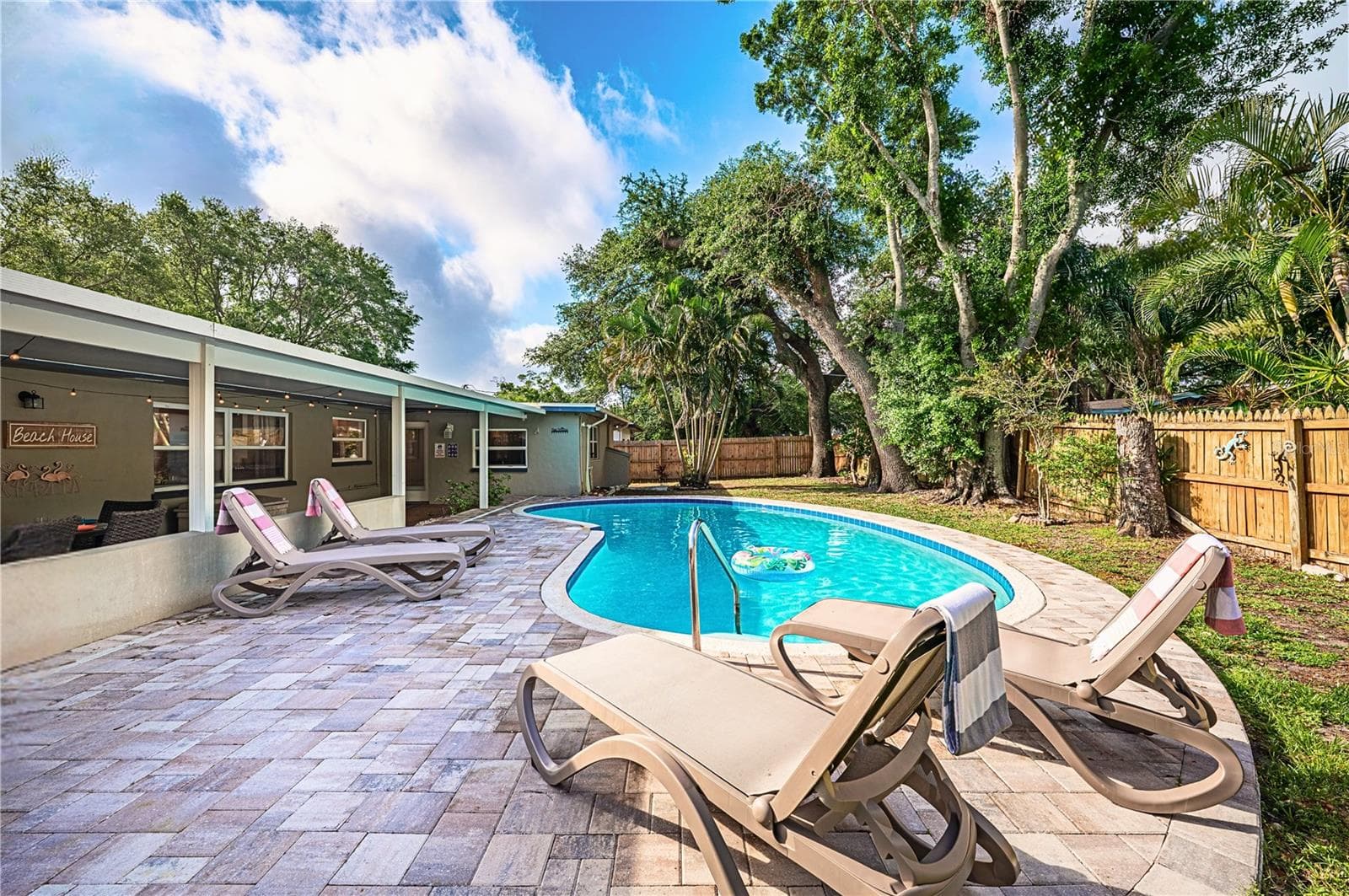 Single Family Residence at 1462 MORROW DR, CLEARWATER, photo 69 of 74