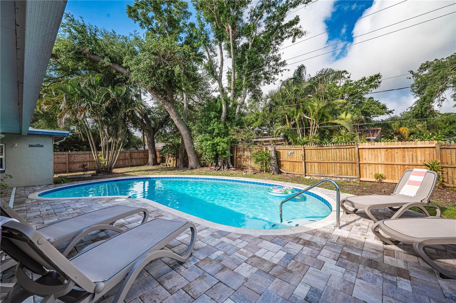 Single Family Residence at 1462 MORROW DR, CLEARWATER, photo 71 of 74