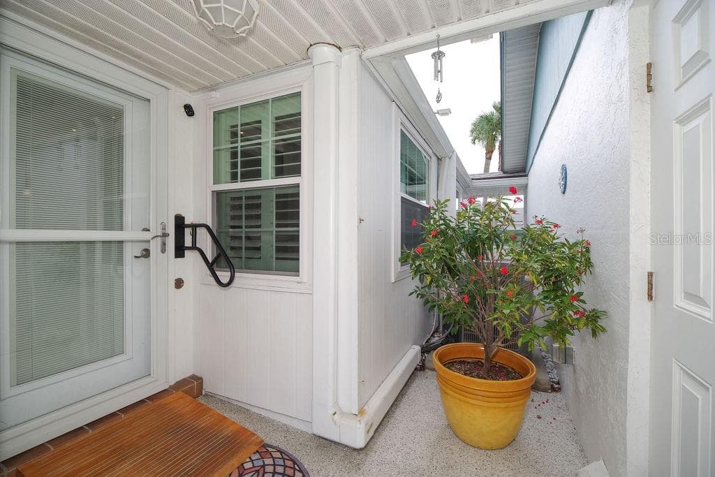 Front Entrance - 290 PARADISE BLVD #17, MELBOURNE