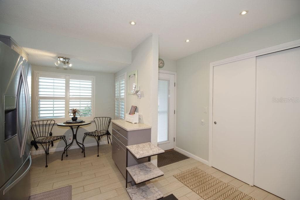 Entry/Kitchen/Pantry/Hall Closet - 290 PARADISE BLVD #17, MELBOURNE