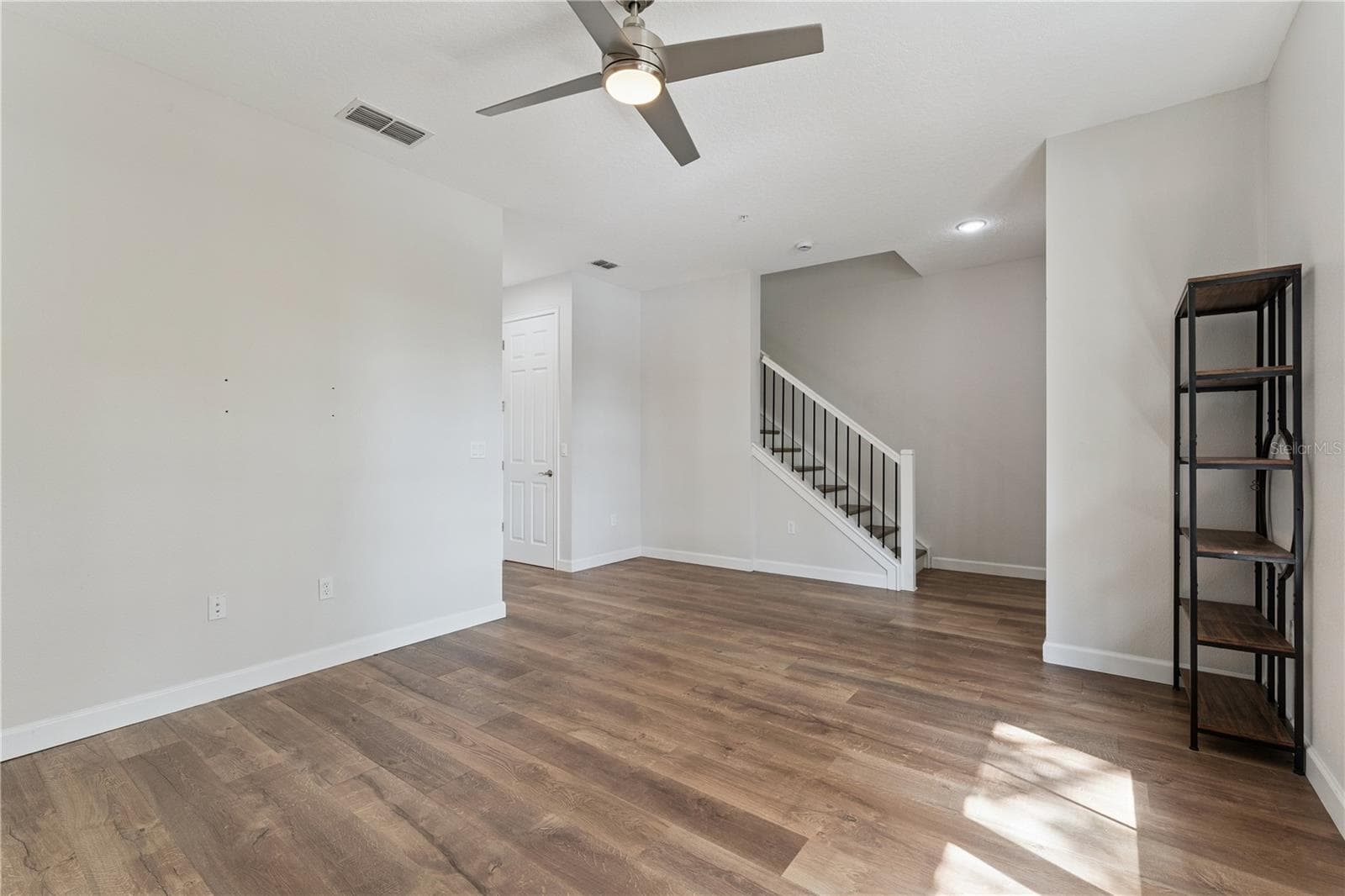 Townhouse at 1504 LAKE GEORGE DR, LAKE MARY, photo 3 of 48