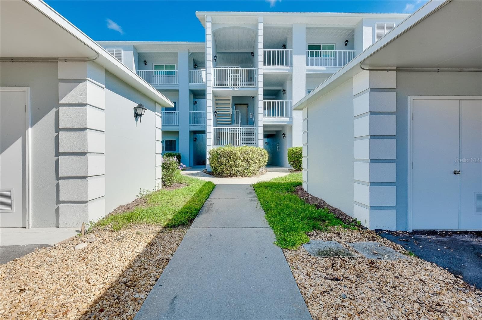 Condominium at 408 CERROMAR CIR S #132, VENICE, photo 4 of 85