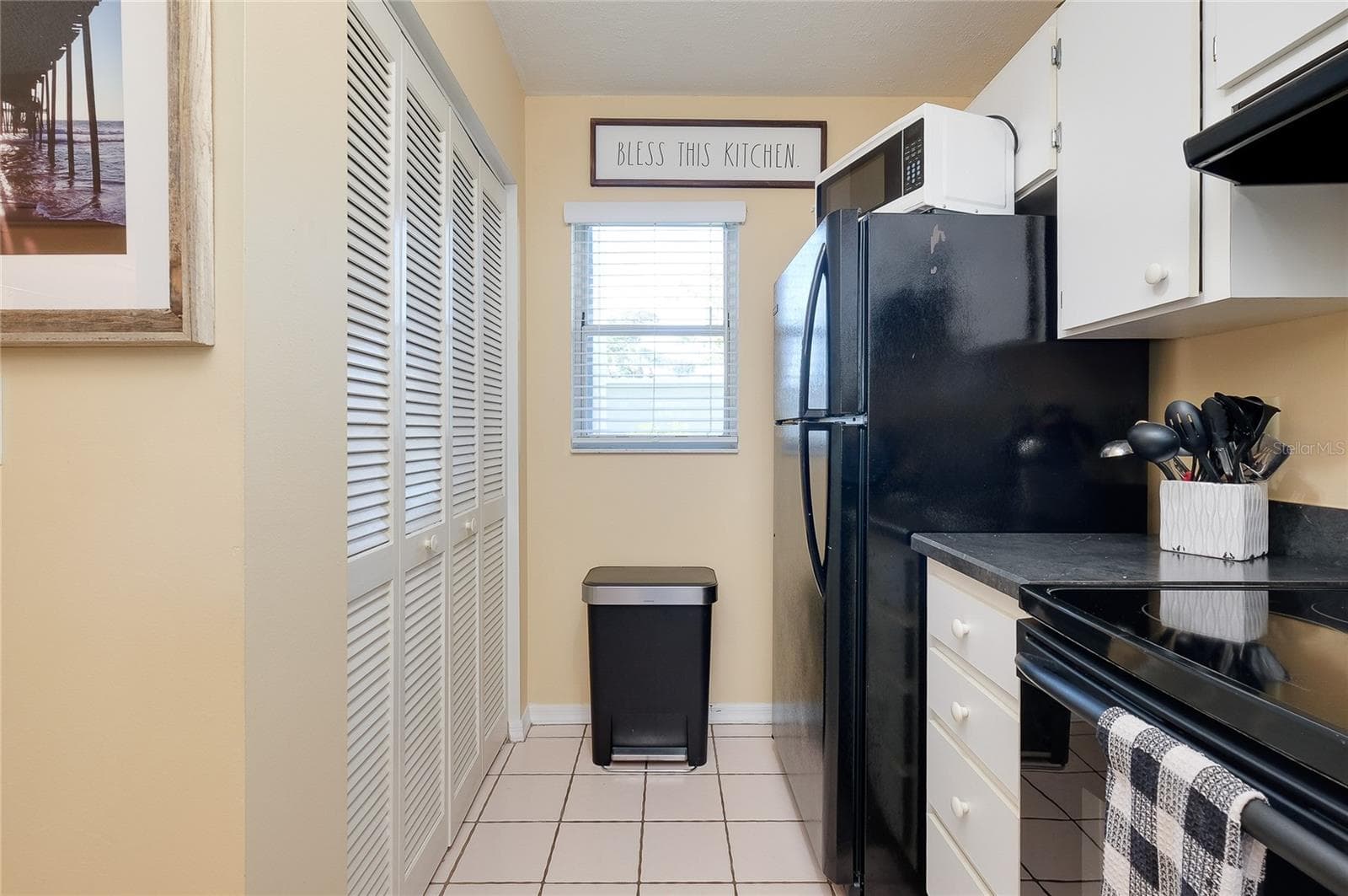 Condominium at 408 CERROMAR CIR S #132, VENICE, photo 12 of 85