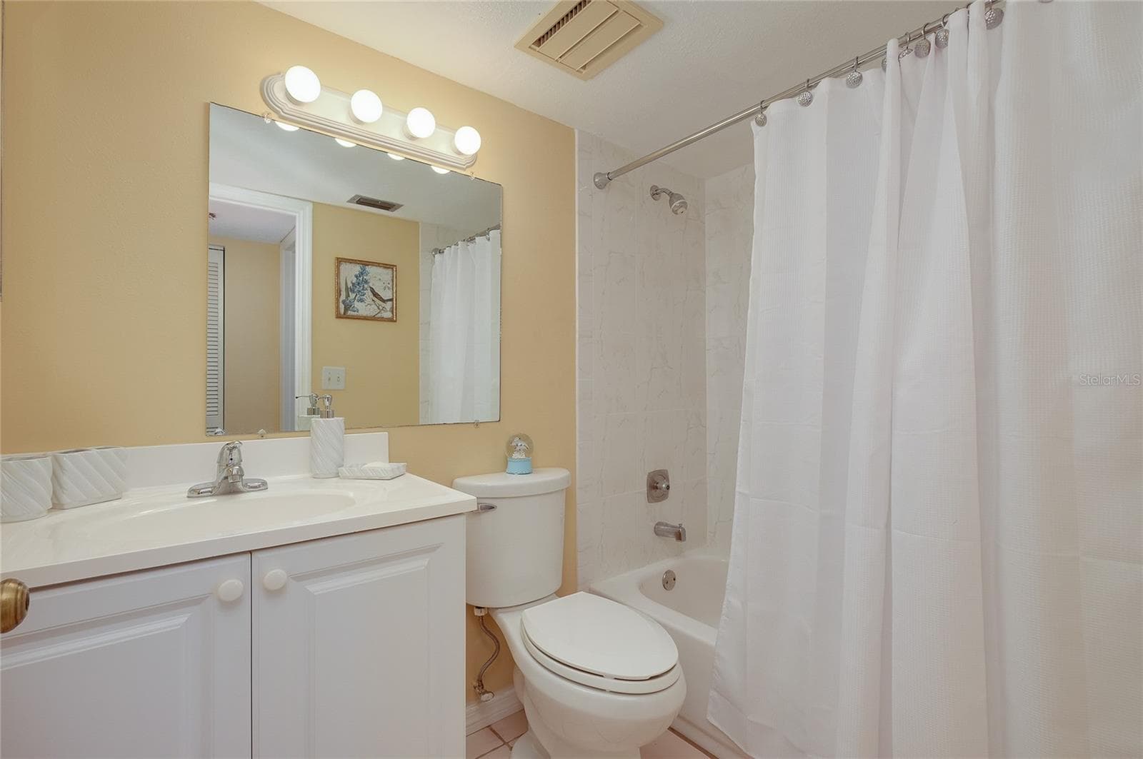 Condominium at 408 CERROMAR CIR S #132, VENICE, photo 33 of 85