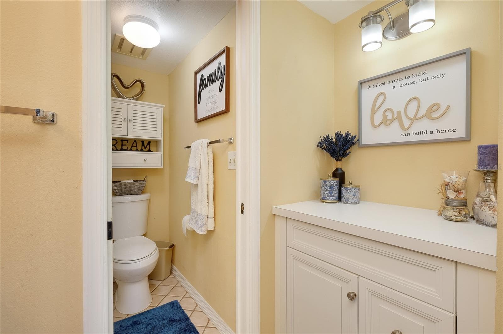 Condominium at 408 CERROMAR CIR S #132, VENICE, photo 43 of 85
