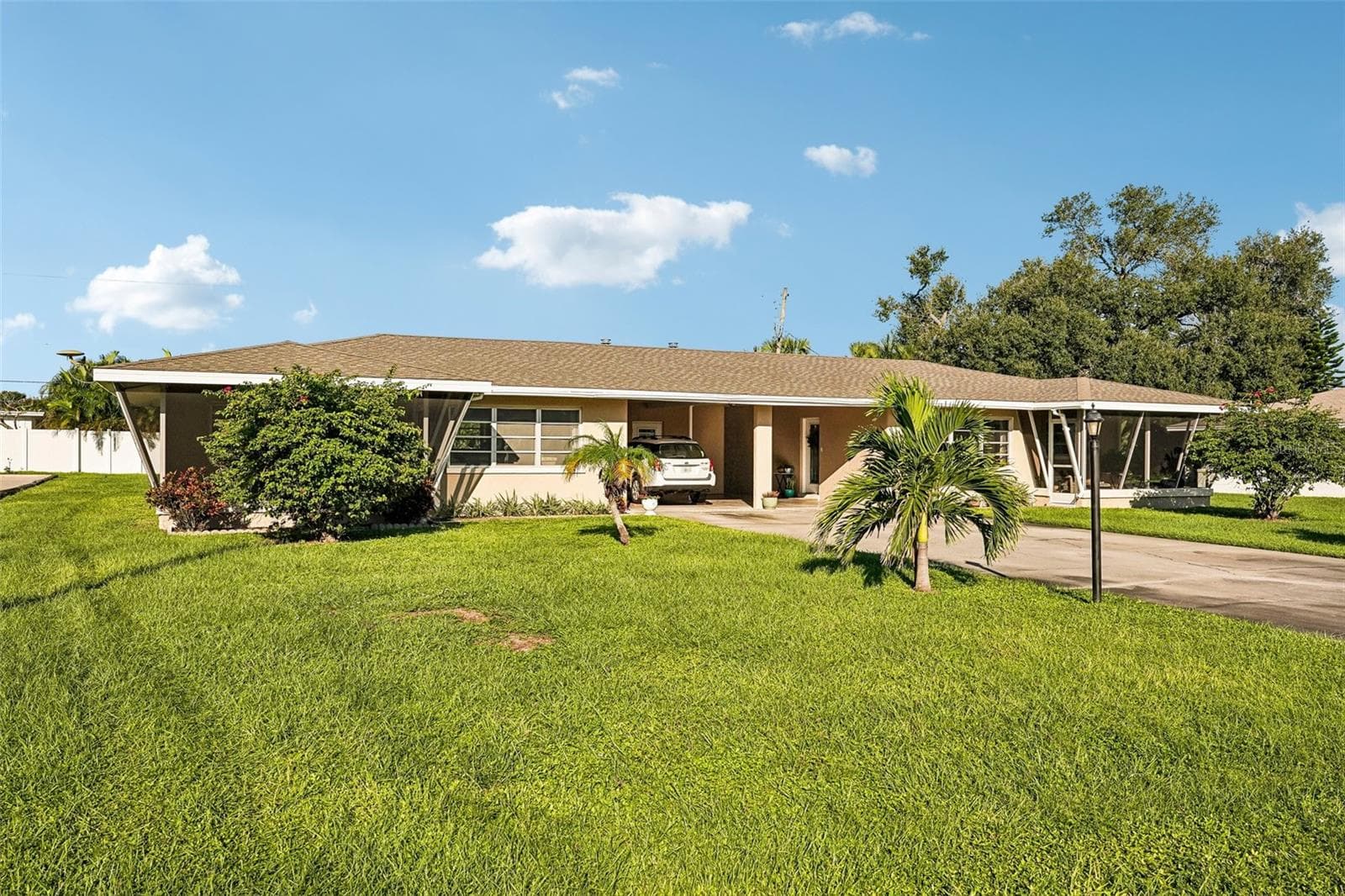 309 PARKSIDE DR