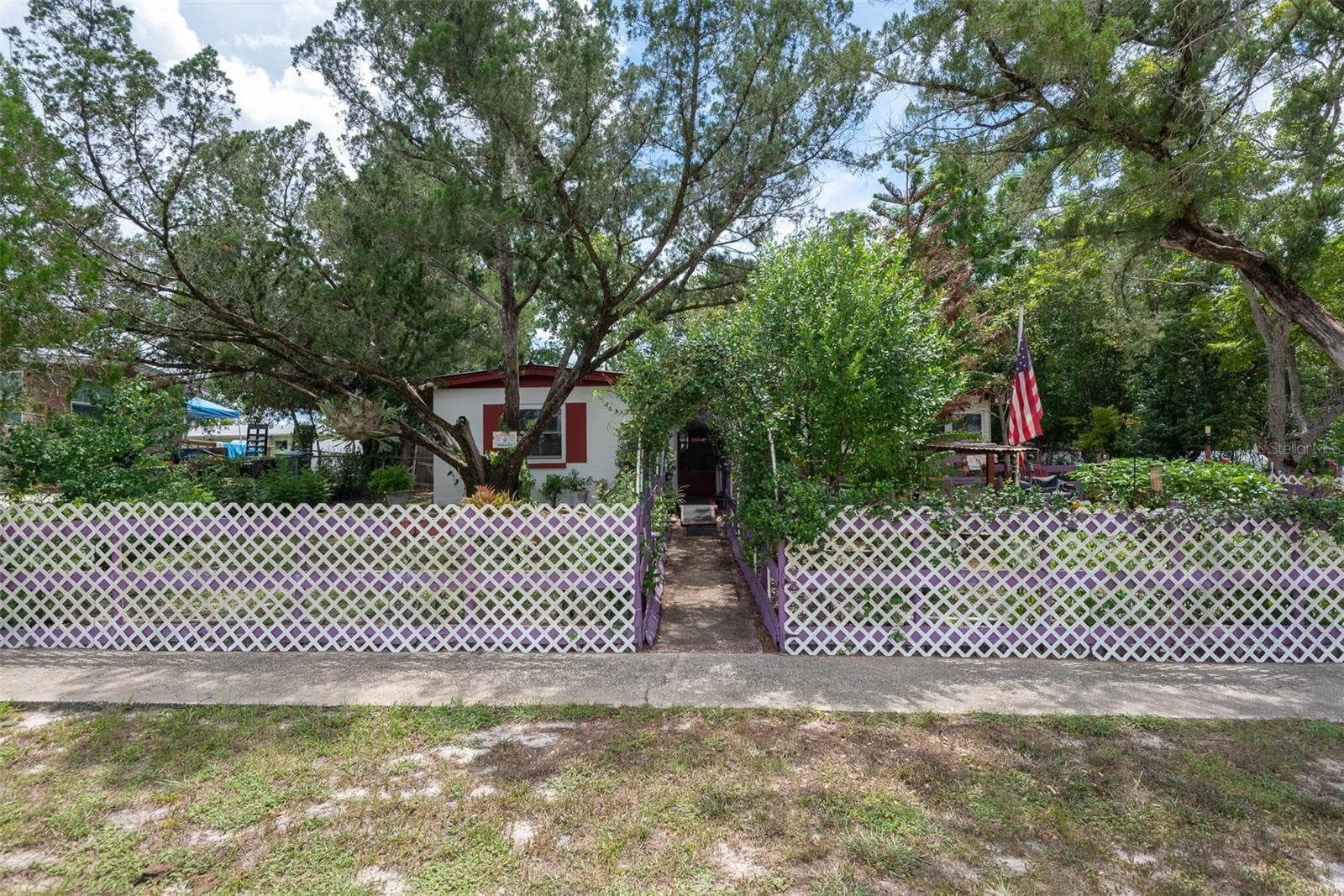 1507 DAROCA DR
