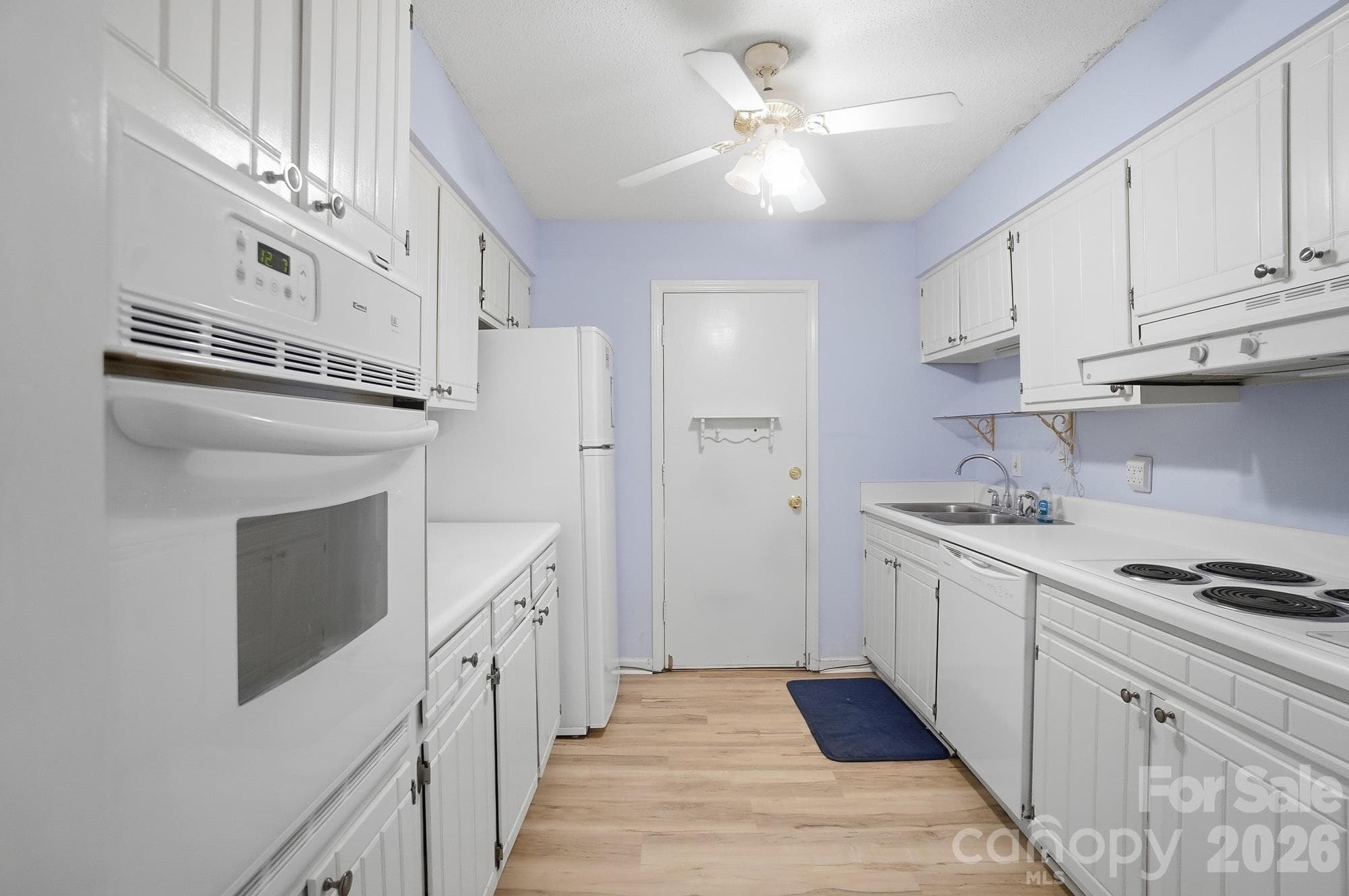 Condominium at 4754 Hedgemore Drive, Charlotte, photo 15 of 46