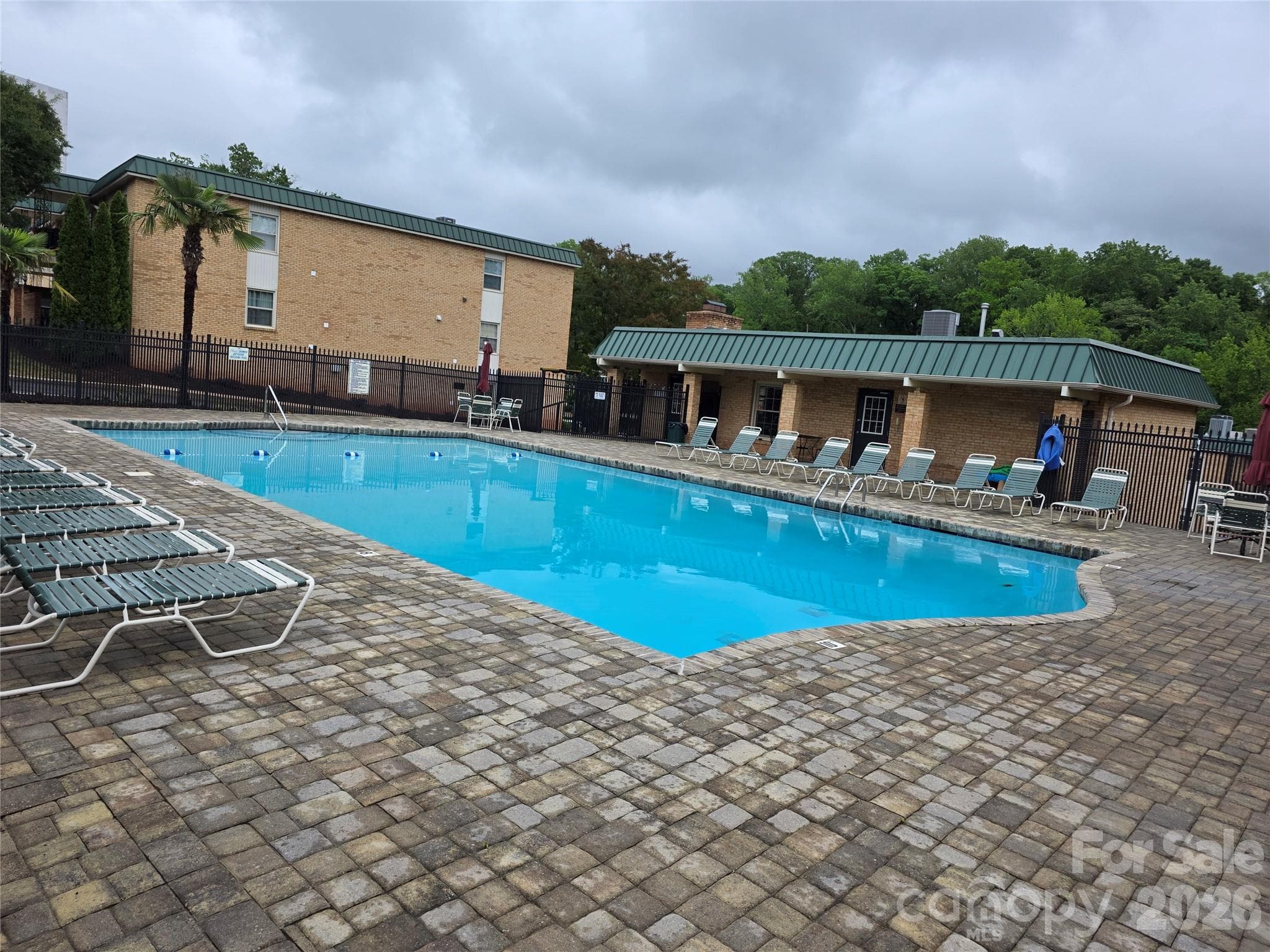 Condominium at 4754 Hedgemore Drive, Charlotte, photo 43 of 46